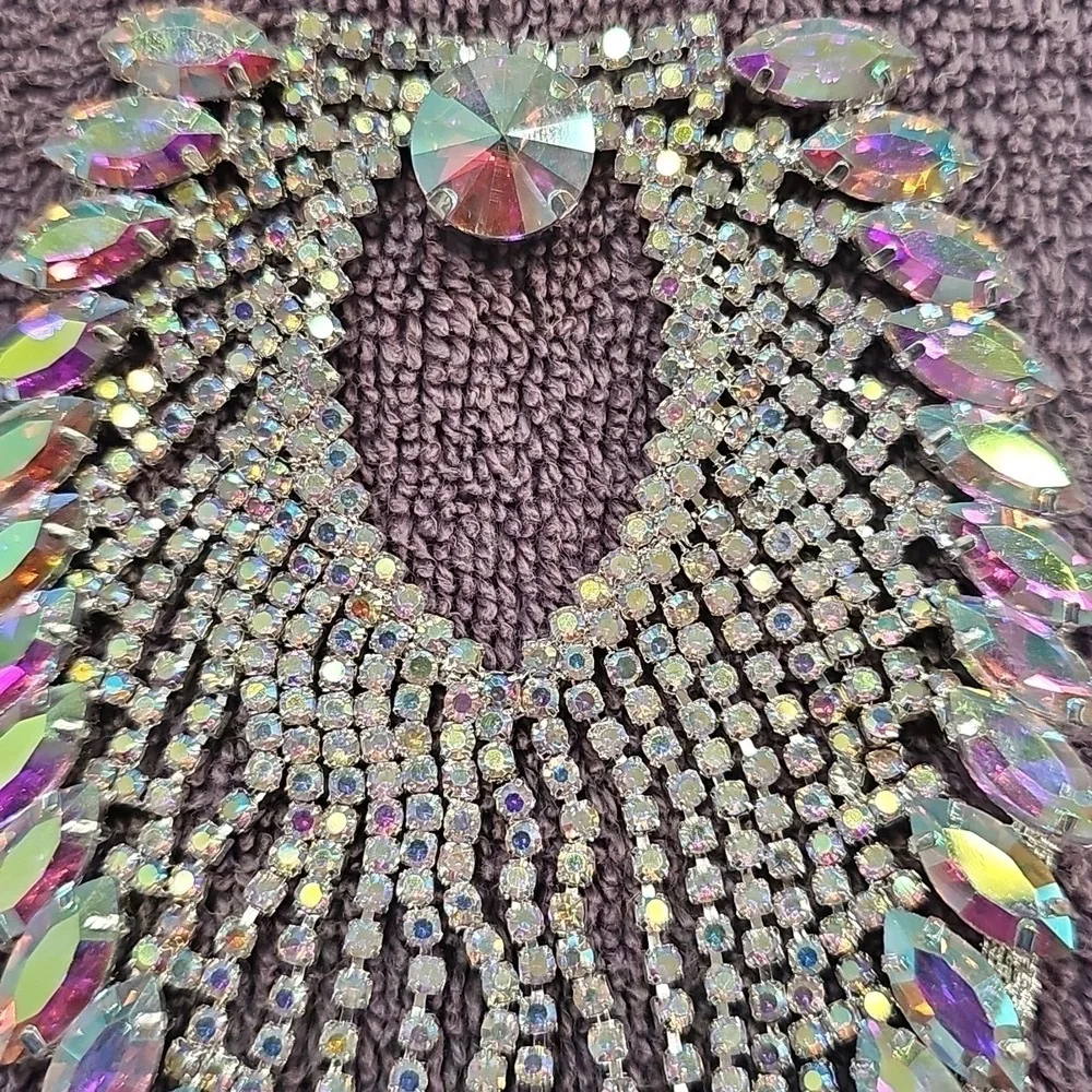 NWT Princess Rhinestone Ribbon Tassle Chain 8.5 x 13 cm Glam Bling Jewelry - Picture 2 of 10